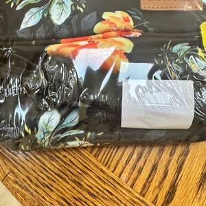 New black Floral Print insulated lunch bag